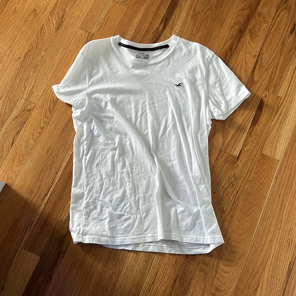 Mens Hollister Tee Size Small - Pre owned - Good condition
